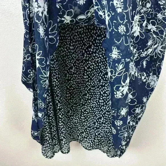 Reversible navy print skirt. No material or size tag- refer to measurements. - Picture 3 of 3